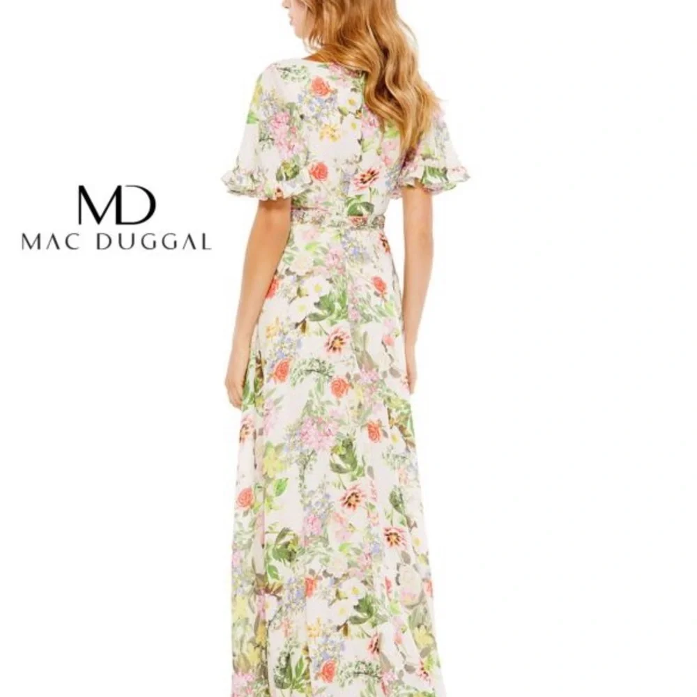 Mac Duggal Floral V-Neck‎ Gown #9079 size 4 - Picture 3 of 15
